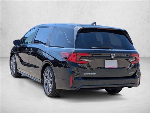 Used 2026 Honda Odyssey Touring image 8