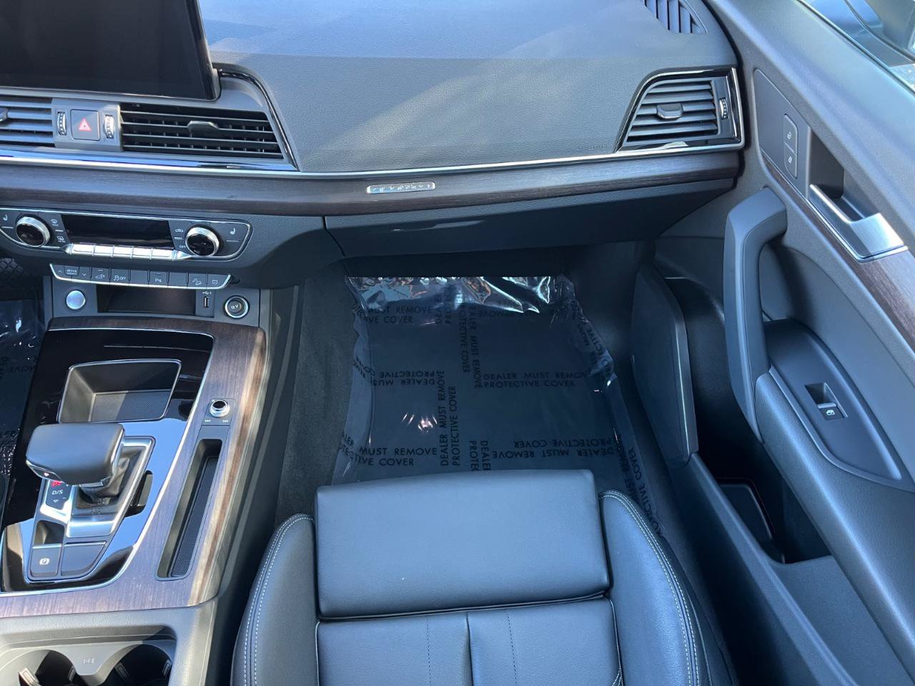 Used 2024 Audi Q5 e Premium w/ Convenience Package AWD/4WD image 19