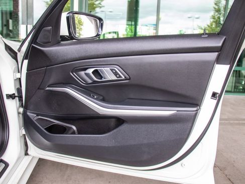 Used 2022 BMW 330i xDrive Sedan w/ Driving Assistance Package AWD/4WD image 20