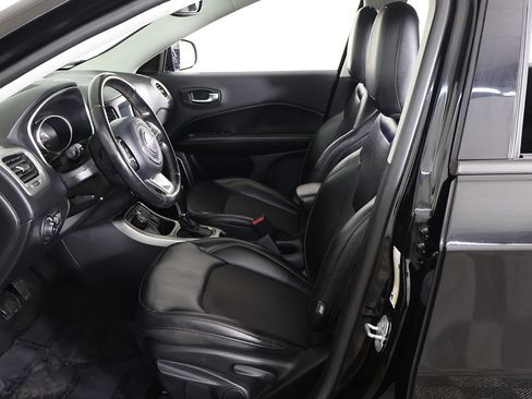 Used 2019 Jeep Compass Latitude AWD/4WD image 25