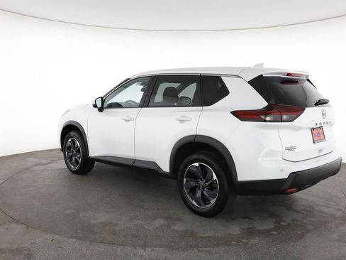 Used 2025 Nissan Rogue SV FWD image 9
