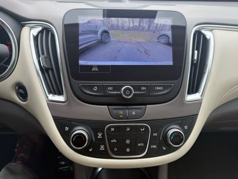 Used 2024 Chevrolet Malibu LT image 16