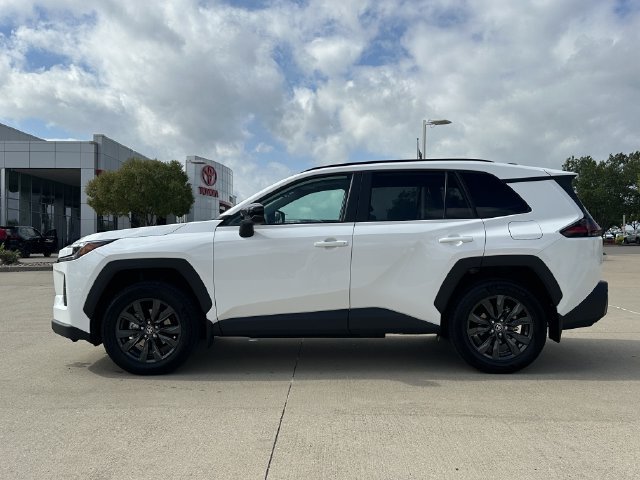 Used 2026 Toyota RAV4 XLE Premium w/ Panoramic Sun Roof Package AWD/4WD image 2