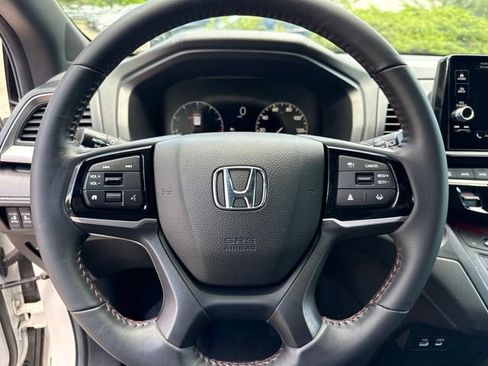 Used 2025 Honda Odyssey Sport-L image 13