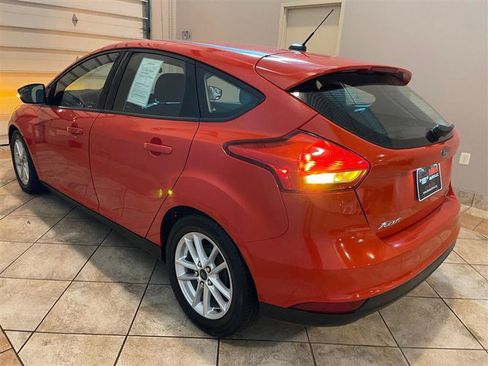 Used 2015 Ford Focus SE FWD image 5