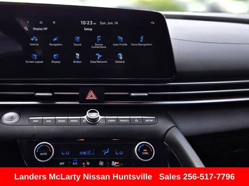 Used 2024 Hyundai Elantra Limited FWD image 18
