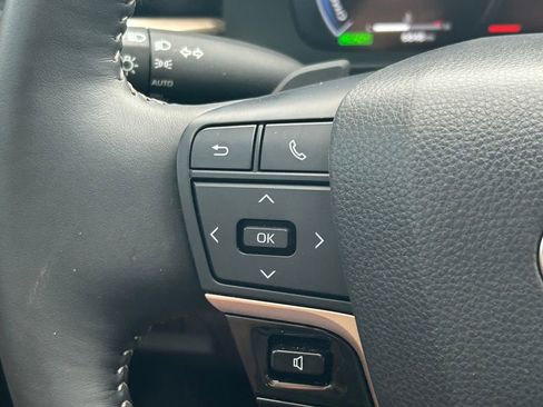 Used 2025 Toyota Crown Signia AWD/4WD image 35