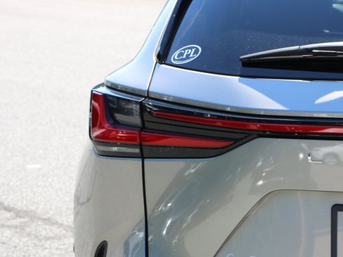 Used 2024 Lexus NX 250 FWD w/ Towing Package (2000 Lbs) image 6