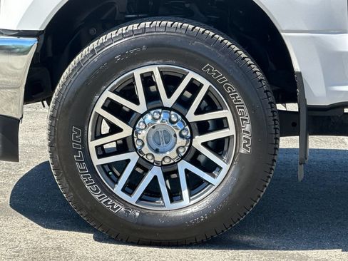 Certified 2017 Ford F350 Lariat w/ Tow Technology Bundle AWD/4WD image 23