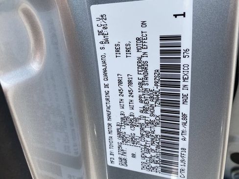 Certified 2025 Toyota Tacoma SR5 AWD/4WD image 17