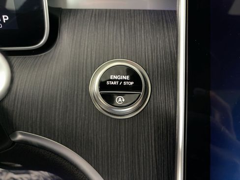 Certified 2025 Mercedes-Benz C 300 Sedan image 27