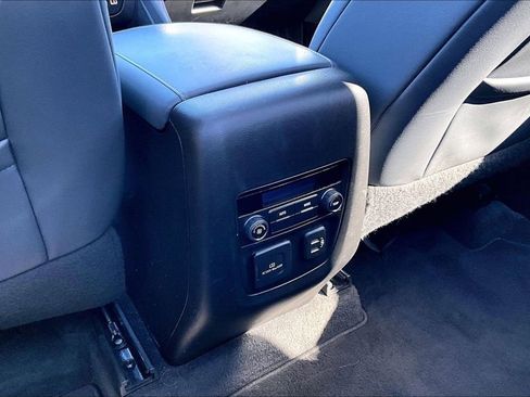 Used 2020 Buick Enclave Essence w/ Sound and Sites Package image 32