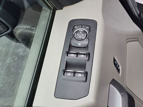 Used 2019 Ford F150 XLT image 22