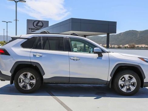 Used 2022 Toyota RAV4 XLE FWD image 13