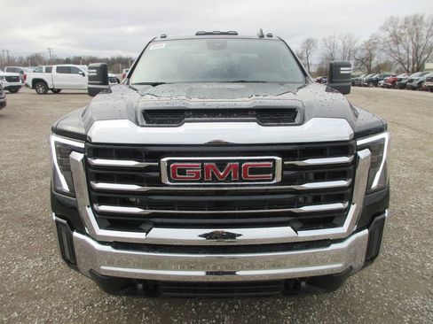 New 2026 GMC Sierra 3500 SLE w/ SLE Value Package image 11