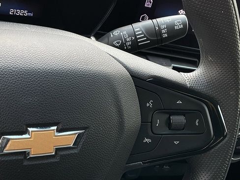 Used 2025 Chevrolet Trax LT image 22
