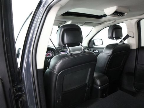 Used 2018 Dodge Journey Crossroad w/ Nav & Sun Group AWD/4WD image 37