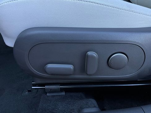 Used 2025 Hyundai Kona SEL image 10