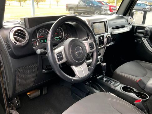 Used 2016 Jeep Wrangler Unlimited Sahara w/ Max Tow Package image 18