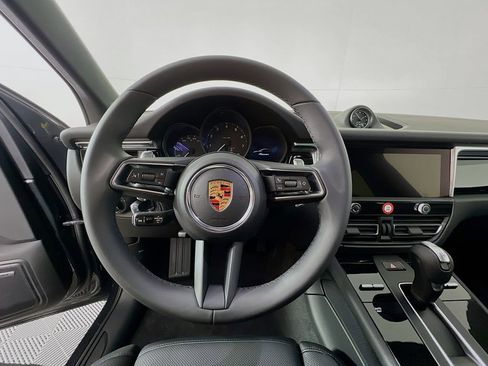 New 2026 Porsche Macan image 12