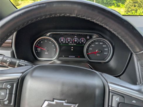 Used 2021 Chevrolet Tahoe Z71 w/ Z71 Off-Road Package AWD/4WD image 31