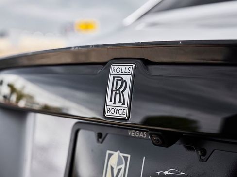 Used 2024 Rolls-Royce Phantom Sedan RWD image 21