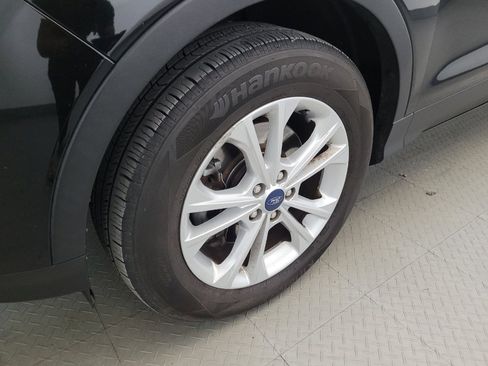 Used 2018 Ford Escape SE w/ SE Sync 3 Package AWD/4WD image 31