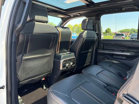 Used 2022 Ford Expedition Platinum AWD/4WD image 36