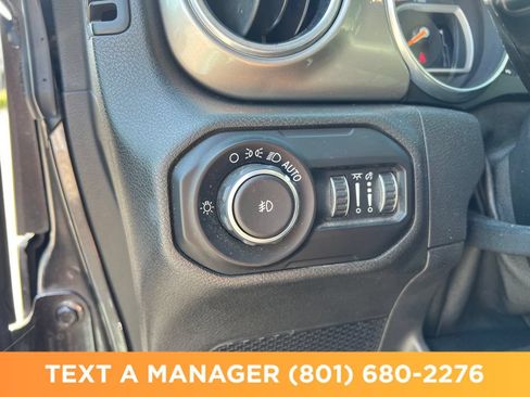 Used 2019 Jeep Wrangler Unlimited Sahara AWD/4WD image 30