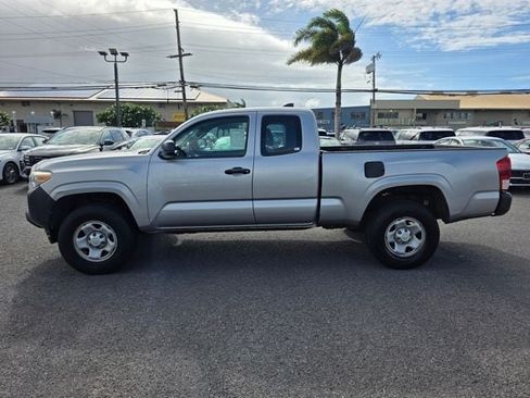 Used 2017 Toyota Tacoma SR RWD image 4