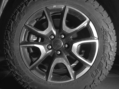 Used 2025 Jeep Compass Trailhawk image 12