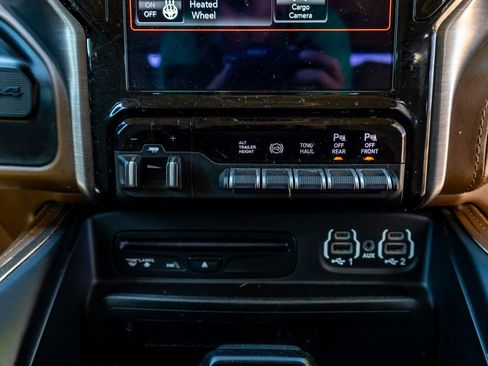 Used 2019 RAM 3500 Limited image 27