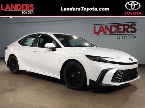 New 2026 Toyota Camry SE FWD image 1