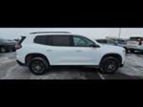 Used 2025 GMC Acadia Elevation image 3