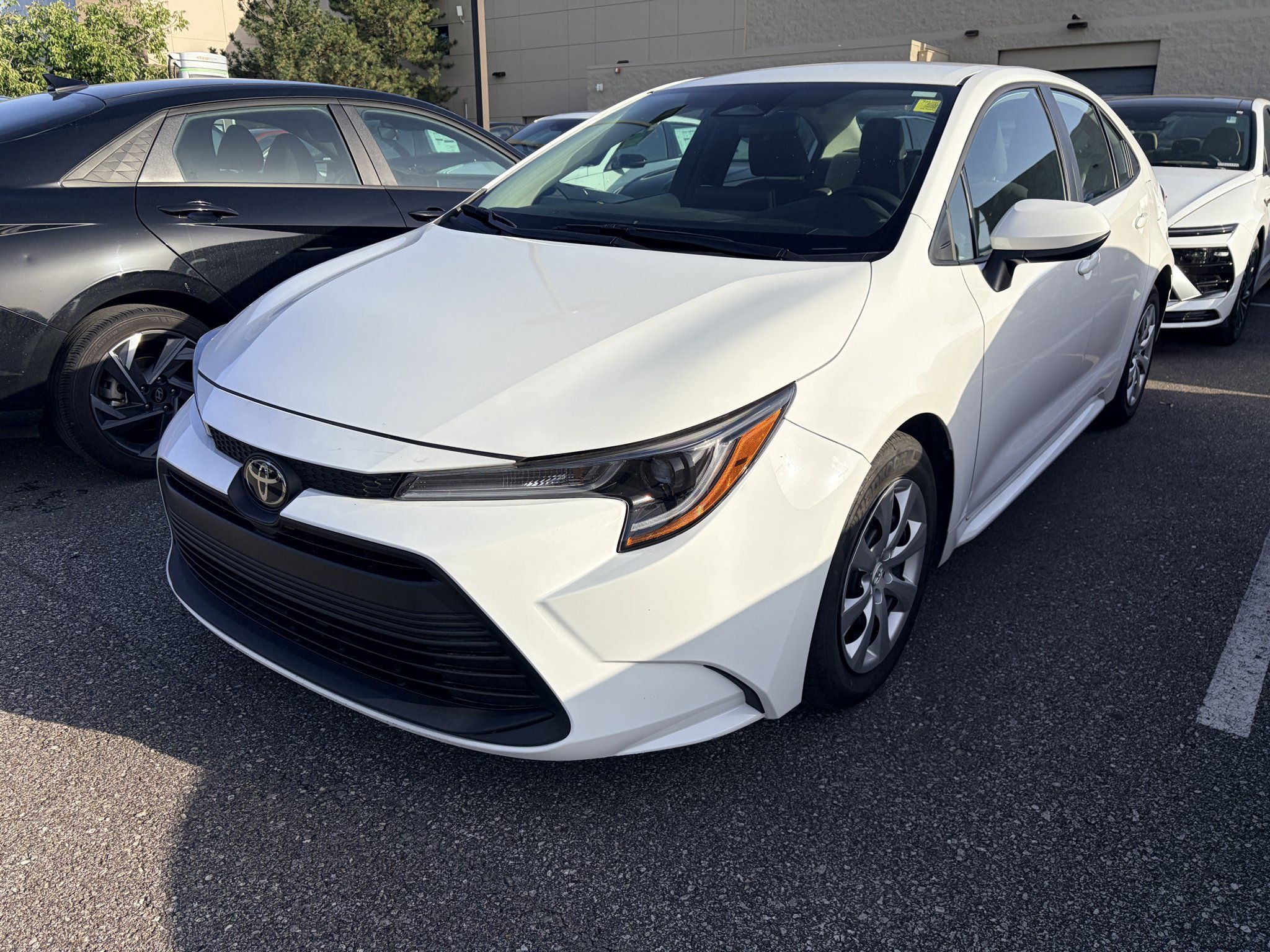 Used 2025 Toyota Corolla LE FWD image 1