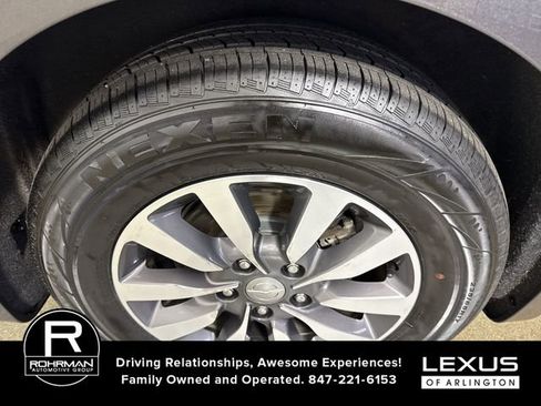 Used 2020 Chrysler Pacifica Limited w/ Advanced Safetytec Group FWD image 5