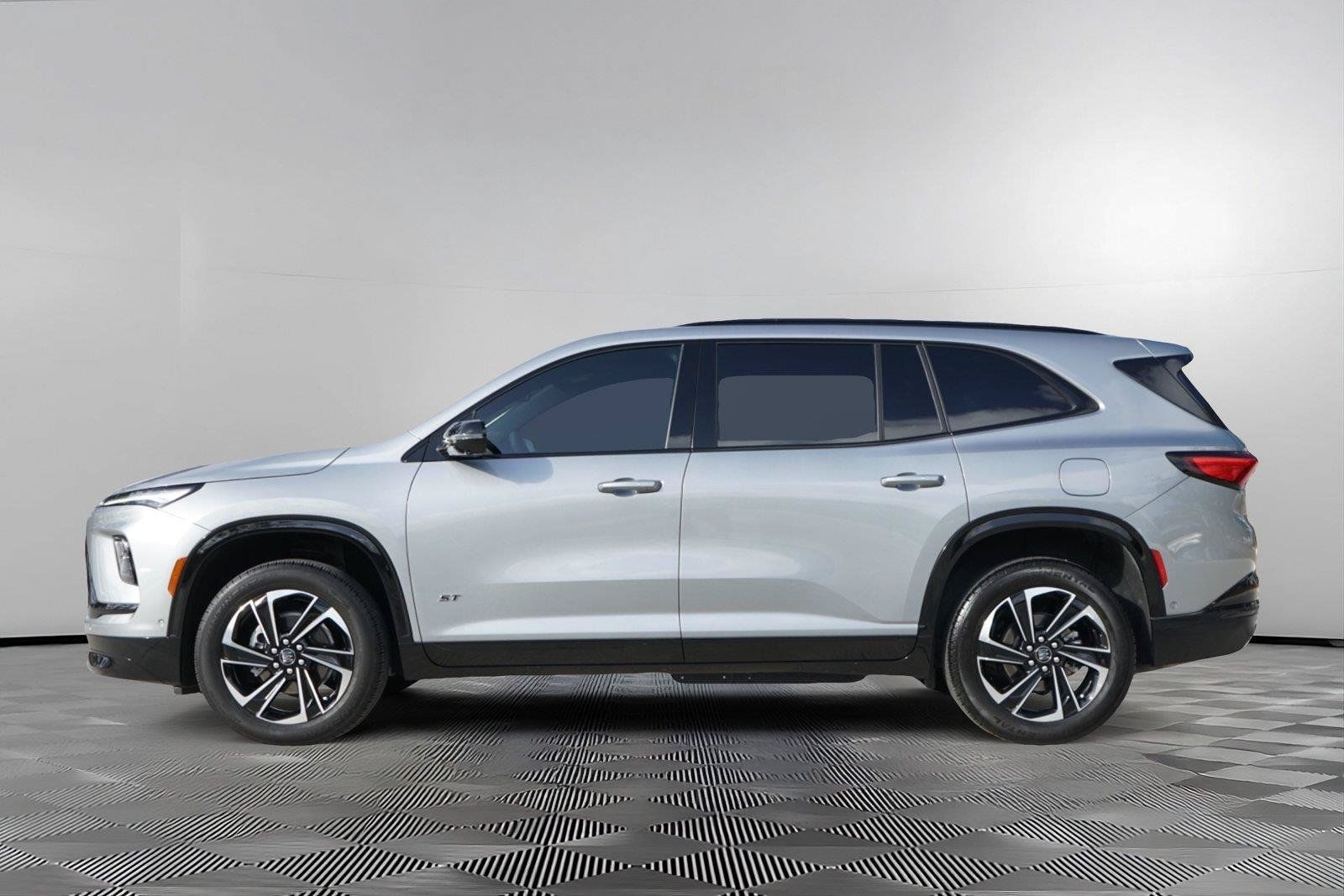 Used 2025 Buick Enclave Sport Touring w/ Super Cruise Package FWD image 7