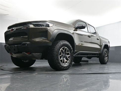 Used 2025 Chevrolet Colorado ZR2 w/ Technology Package image 26