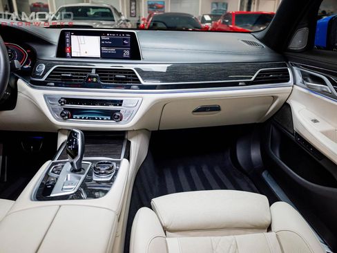 Used 2021 BMW 750i xDrive w/ Executive Package image 58