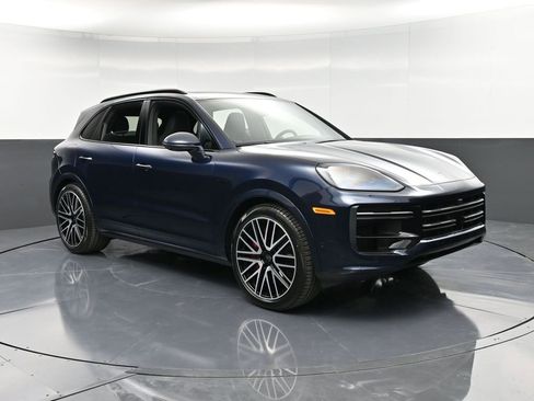 New 2025 Porsche Cayenne Turbo AWD/4WD image 10