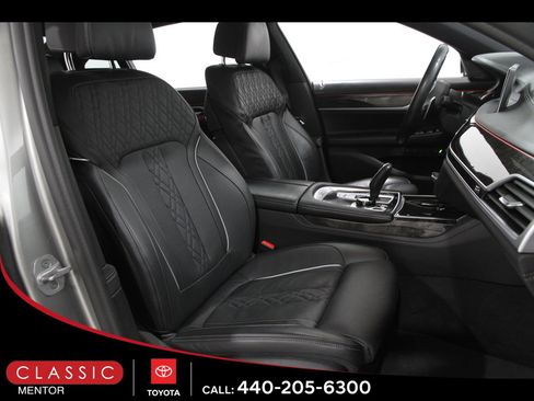 Used 2021 BMW 750i xDrive 750i xDrive w/ Executive Package image 18