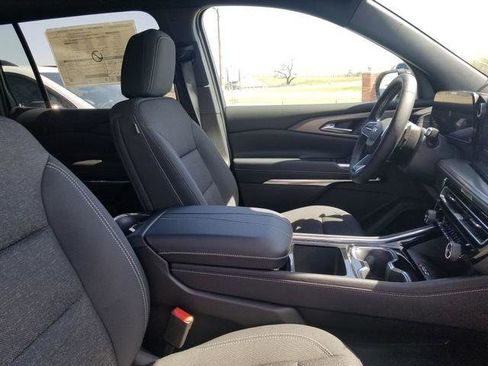 New 2026 Chevrolet Traverse LT w/ Sun and Wheel Package image 17