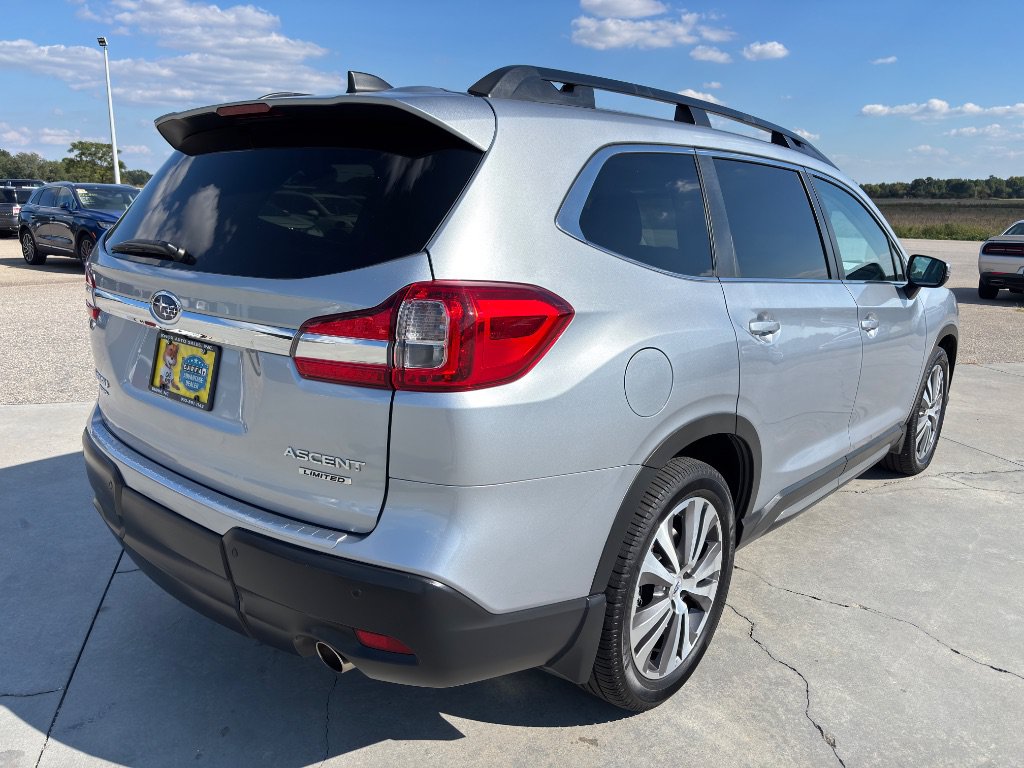 Used 2020 Subaru Ascent Limited w/ Technology Package AWD/4WD image 4