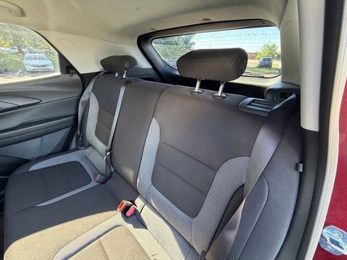 Used 2023 Chevrolet TrailBlazer LT w/ Convenience Package FWD image 8