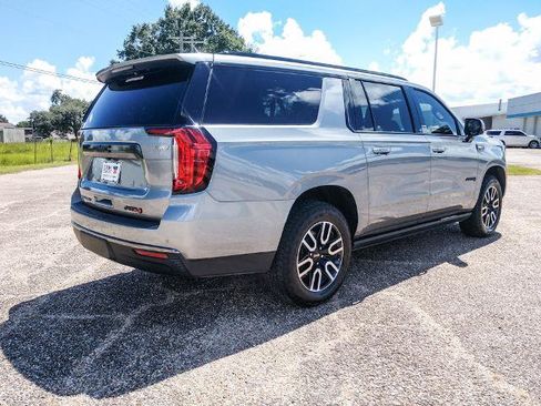 Used 2023 GMC Yukon XL AT4 w/ AT4 Premium Plus Package AWD/4WD image 4
