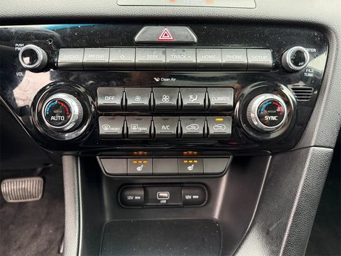 Used 2022 Kia Sportage EX image 10