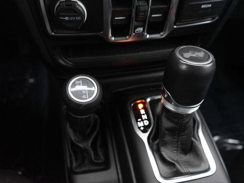 Used 2021 Jeep Wrangler Unlimited Sahara image 21