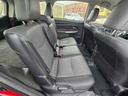 Used 2014 Toyota Prius V Five image 14