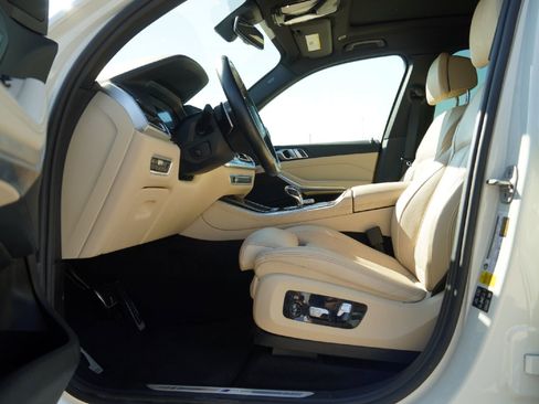 Used 2021 BMW X5 xDrive40i w/ M Sport Package image 25