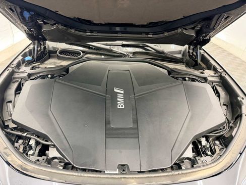 Used 2024 BMW i7 xDrive60 image 14
